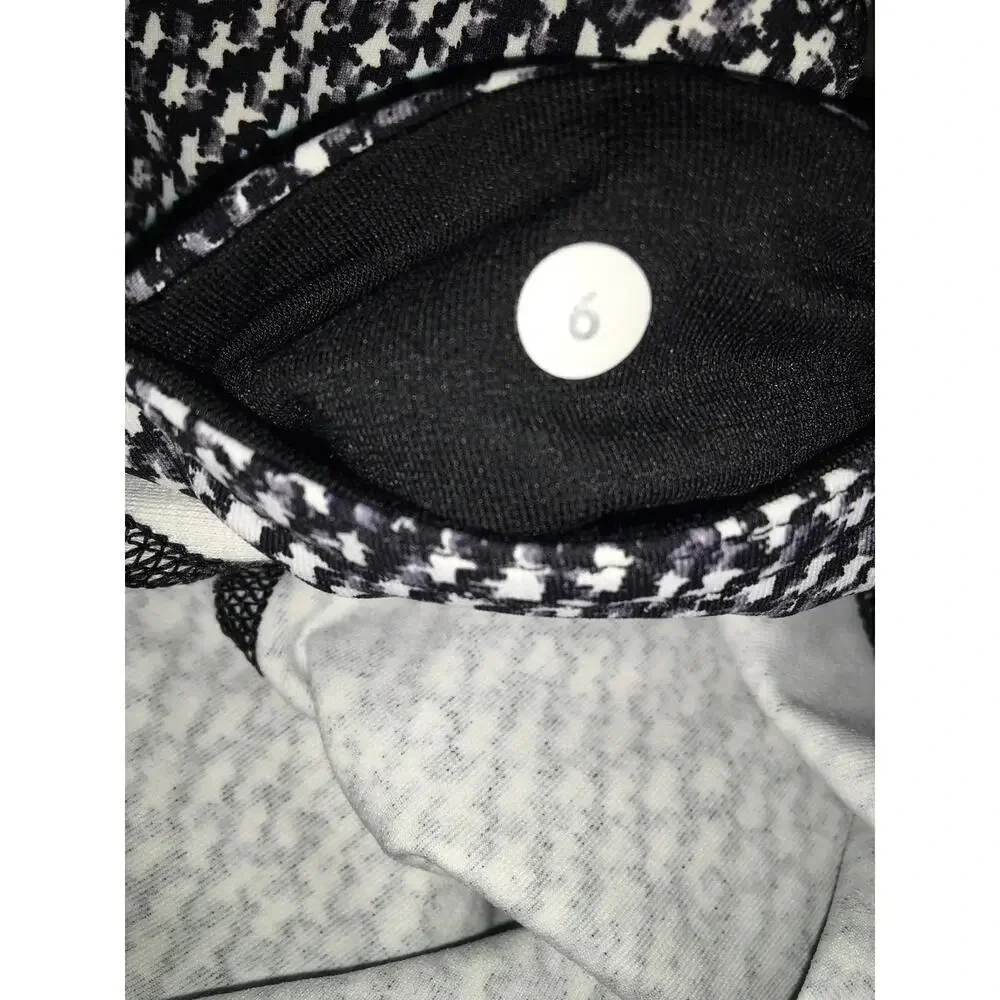 Lululemon Women’s Size 6 Stars Gray Wunder Under Cropped Athletic Leggings